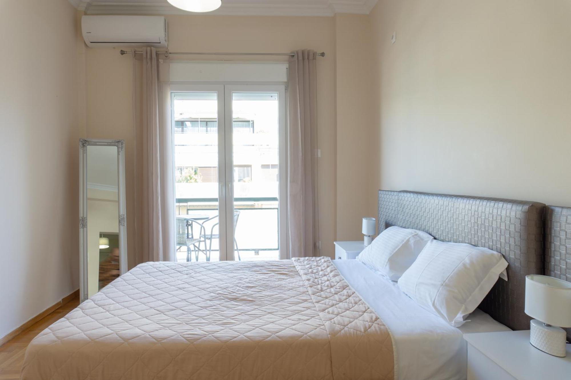 Cozy Apartment In Pangrati Area! Атина Екстериор снимка